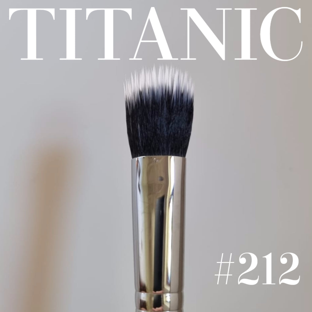 Titanic Brush - XL Duo-Fibre Brush - No. 212