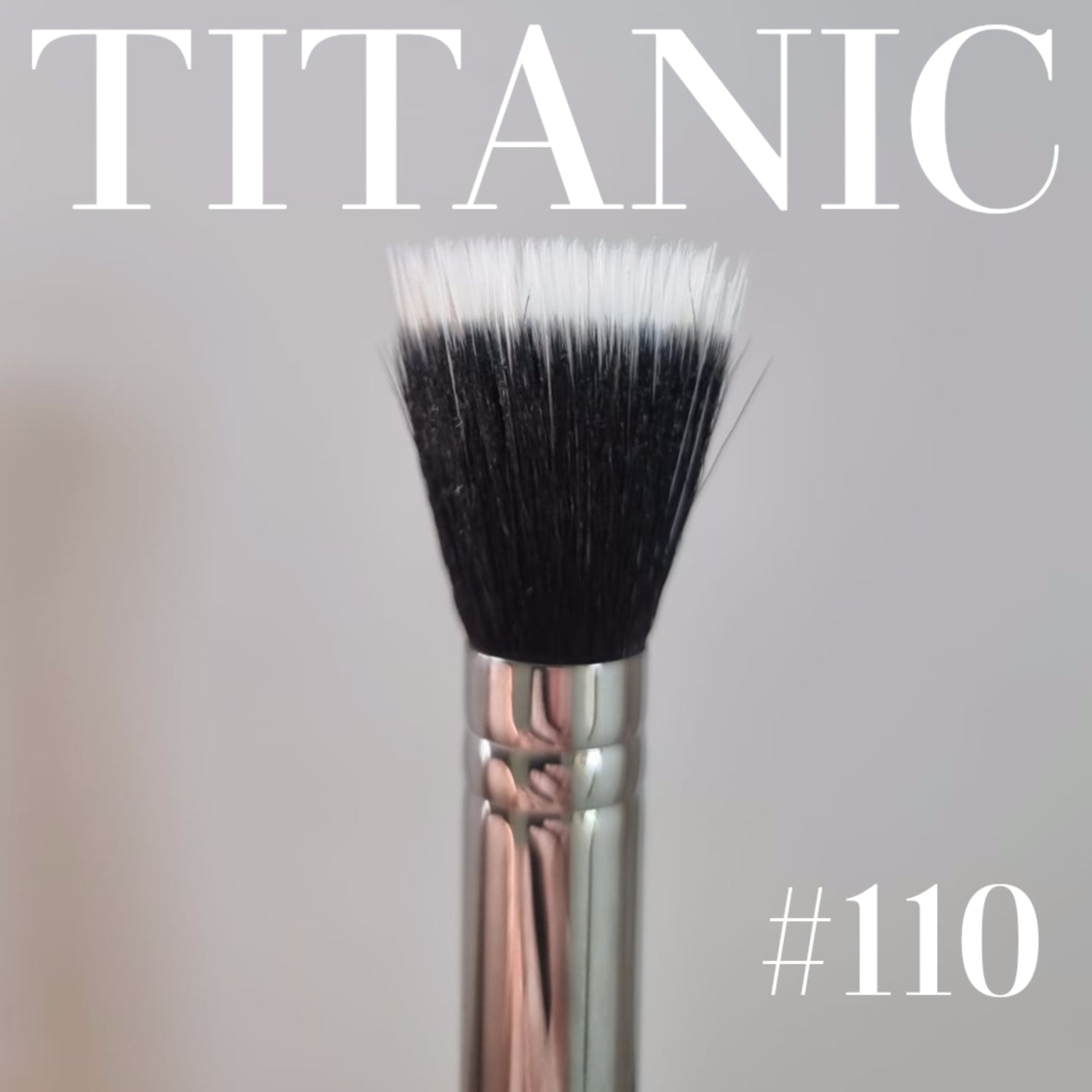 Titanic Pro-FX Brush 110 - Large Round Duo-Fibre Stipple Brush