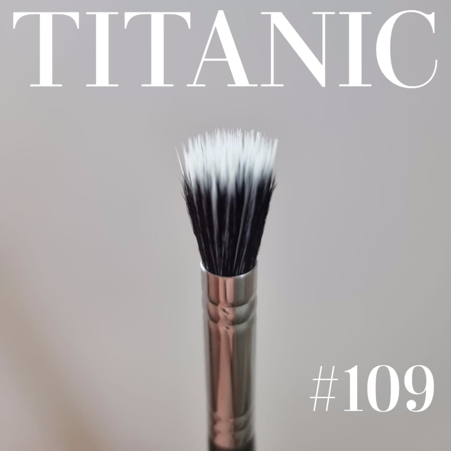 Titanic Pro-FX Brush 109 - Medium Round Duo-Fibre Stipple Brush