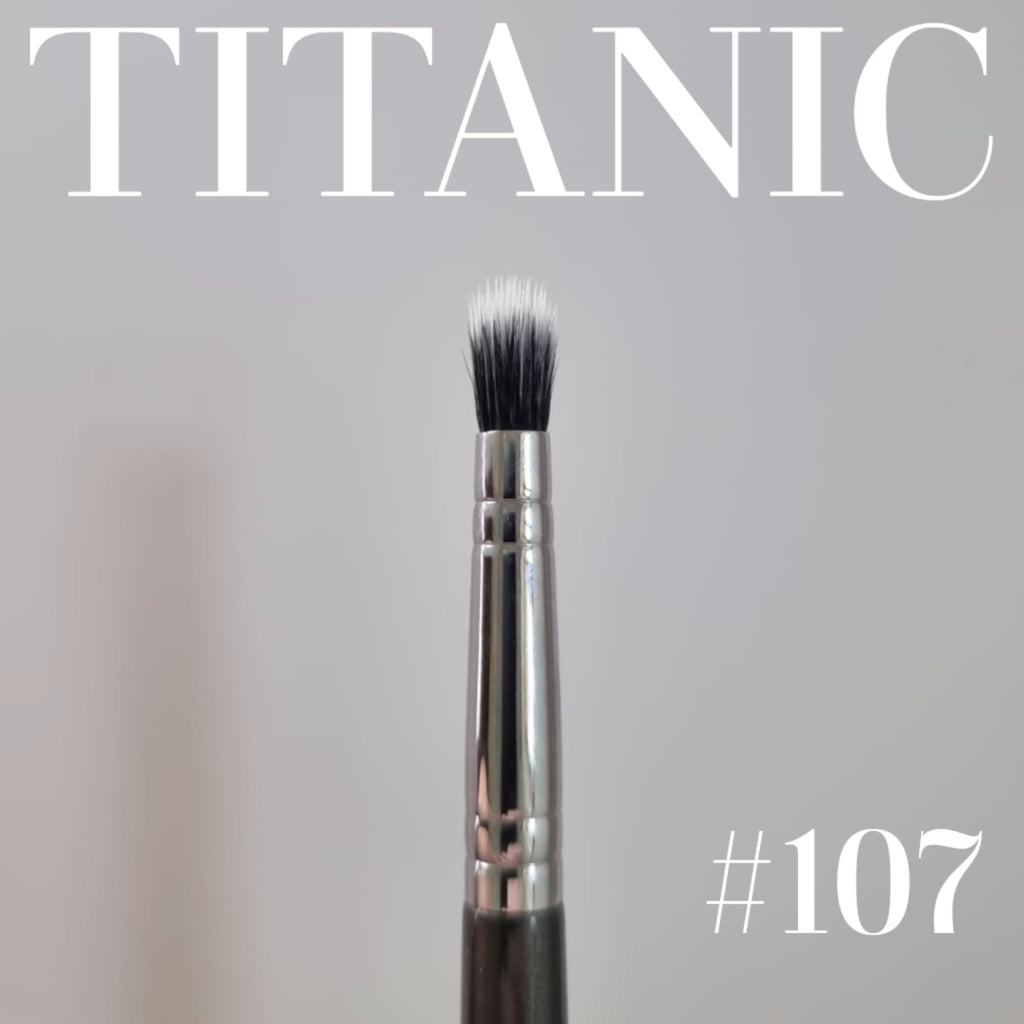 Titanic Pro-FX Brush 107 - Small Round Duo-Fibre Stipple Brush