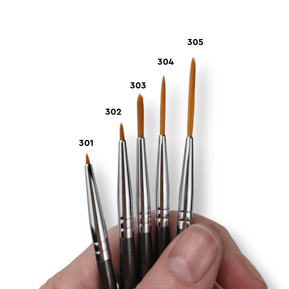 NEW 3 Series - No. 304  - Long Liner / Detail Brush